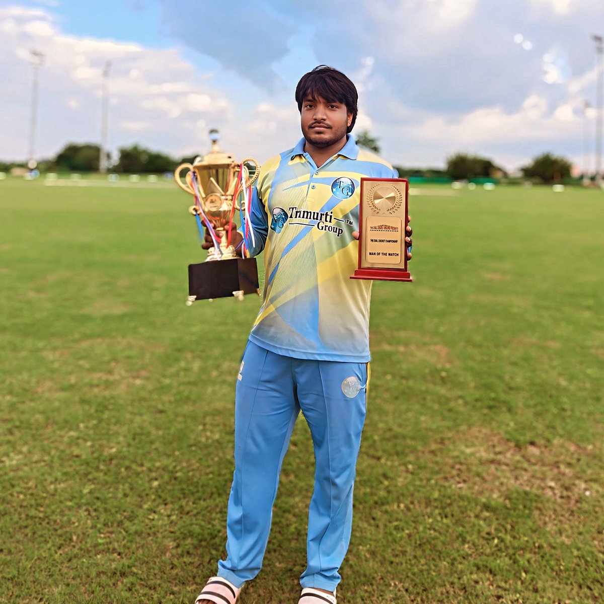 Im_Parihaar's tweet photo. With winning #trophy and #MOTM
🏆😍
@trimurtigroups https://t.co/MJ0ncAAtZF