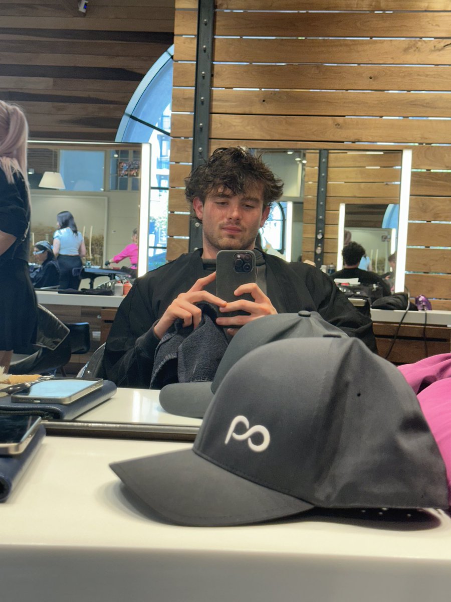 PatricioOWard's tweet photo. Its time… ✂️ https://t.co/XCjQVlniRM