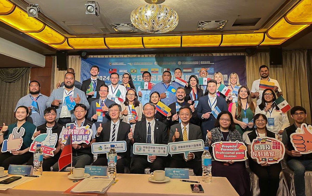 UCSCampeche's tweet photo. José Otniel Sánchez López, docente del @IteschamOficial  participa en curso de logística en Taiwán.

El curso es parte de la invitación de la Oficina Económica y Cultural de Taipei de la Embajada de Taiwán en coordinación y colaboración con el TECNM.

#GobiernoDeTodos https://t.co/kKTQiT1lnP