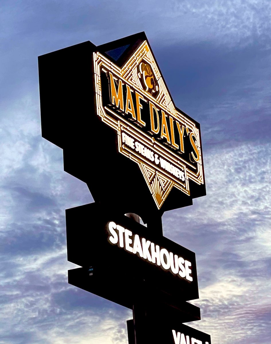 eatinglasvegas's tweet photo. The two best steakhouses I’ve eaten in this year…

#Niccos @durangoresortlv 
#MaeDalys #DTLV
🥩🍷🥩🍷🥩
@EatTalkRepeat https://t.co/bcd57LkfmB