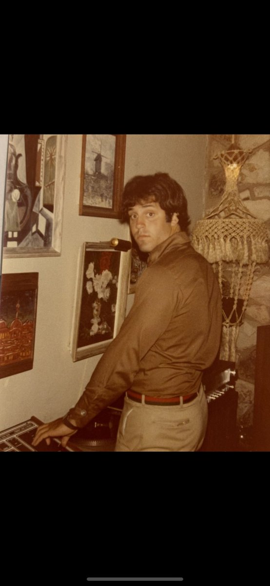 happy_guy2018's tweet photo. Throwback Thursday. https://t.co/kQPlIYPiS8