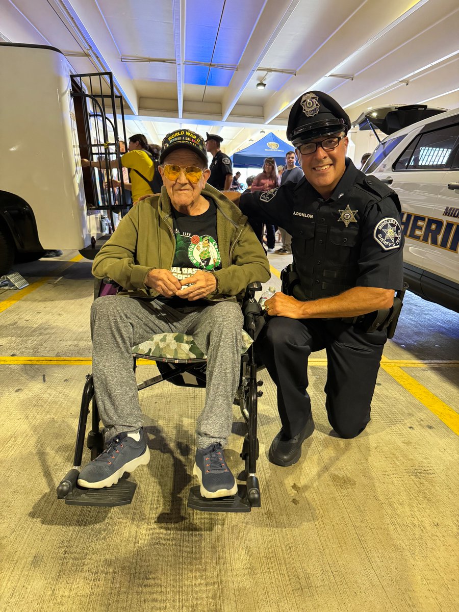 msosheriff's tweet image. Thanks to @burlingtonpd, @BurlingtonMAFD and all their partners for another incredible Public Safety Night. We had a great time visiting with residents and our public safety colleagues.
#burlingtonma #NationalNightOut #WeAreTheMSO