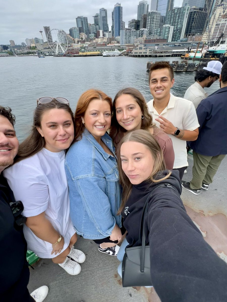 uw_ial's tweet image. A little slice of the summer session experience. 💜💛

#IALFAM