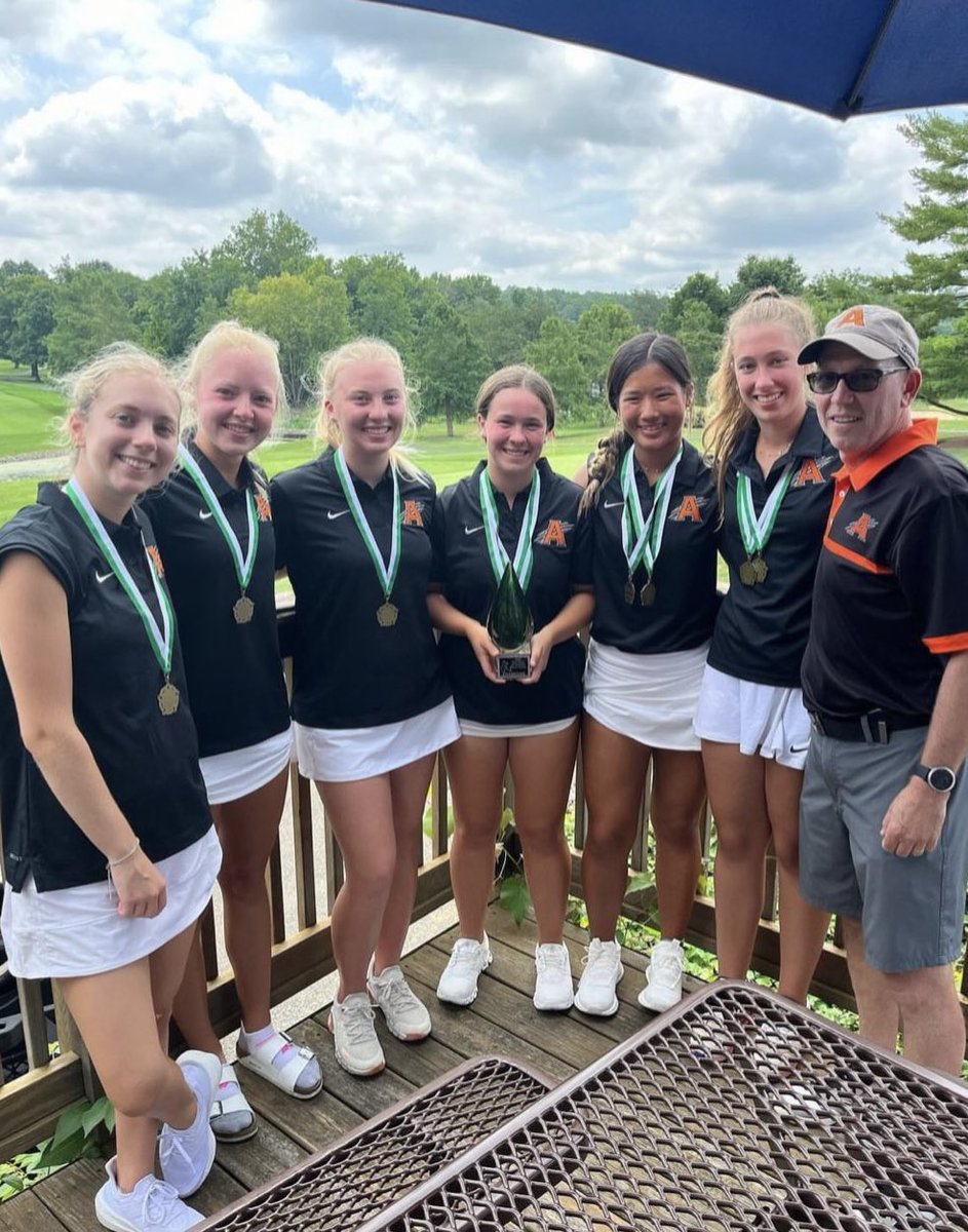 ayla_brugger's tweet photo. Started my senior year of golf breaking records and having fun with the best team. Shot my lowest score of 74 to tie for first individually at the Harrison Invitational with three team wins in one week. Love the game. (s/o to my parents for waking up with me at 5:30 each morning) https://t.co/VzS1cAiBtL