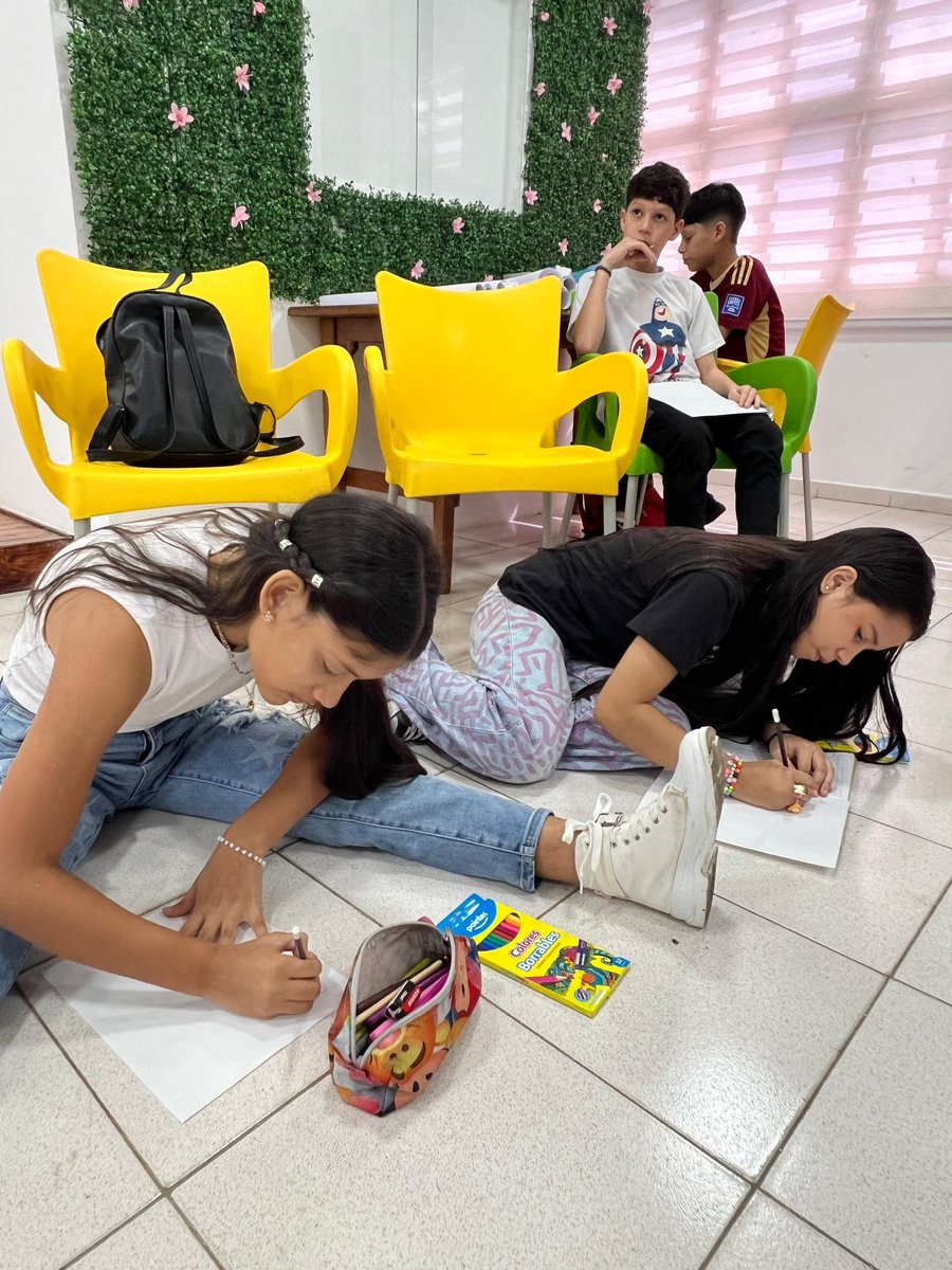 Marianela_PSUV's tweet photo. Seguiremos impulsando este tipo de actividades a través de la @AlcaldiaCaroni para ofrecerles a los muchachos y muchachas la oportunidad de divertirse mientras aprenden, ayudándolos a enriquecer sus conocimientos. Estén atentos a las próximas fechas. 

#PuebloSonrienteYEnPaz https://t.co/y6WsZtHwXj