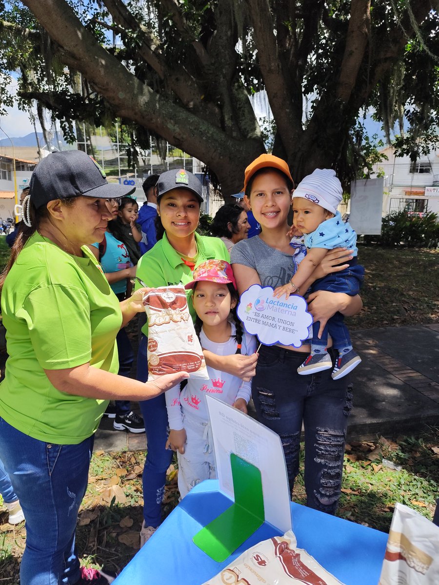 INN_MERIDA's tweet photo. #8Ago 🌽 El #INNMérida realizó Círculo de lactancia materna en la plaza de las madres del municipio Libertador,en el marco de la semana mundial de la lactancia materna, dónde se llevó a cabo una importante charla,juegos recreativos,sesión fotográfica y más.
#PuebloSonrienteYEnPaz https://t.co/l8L7NMAa4S