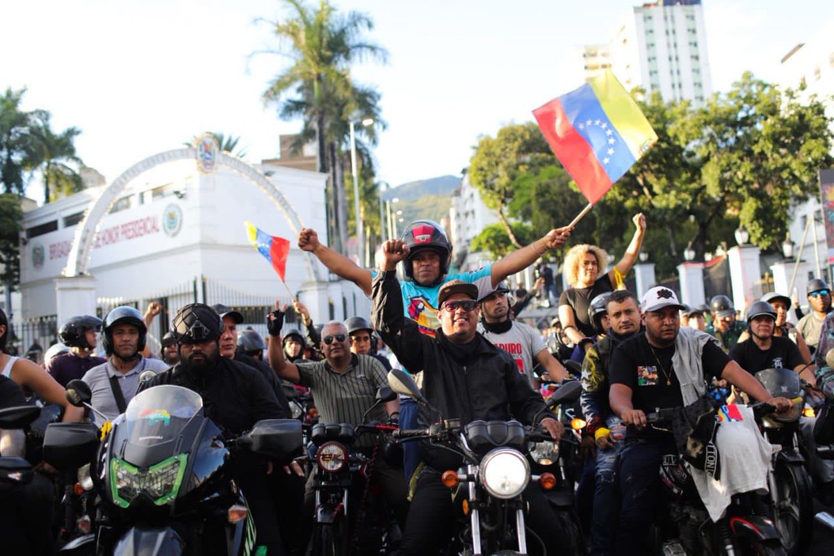 0990Himan's tweet photo. #31Jul  🇻🇪 📢 ¡ETIQUETA DEL DÍA! ▶️

#VenezuelaEsPaz

¡Somos un pueblo que se Respeta! https://t.co/y1GwRaw5bW