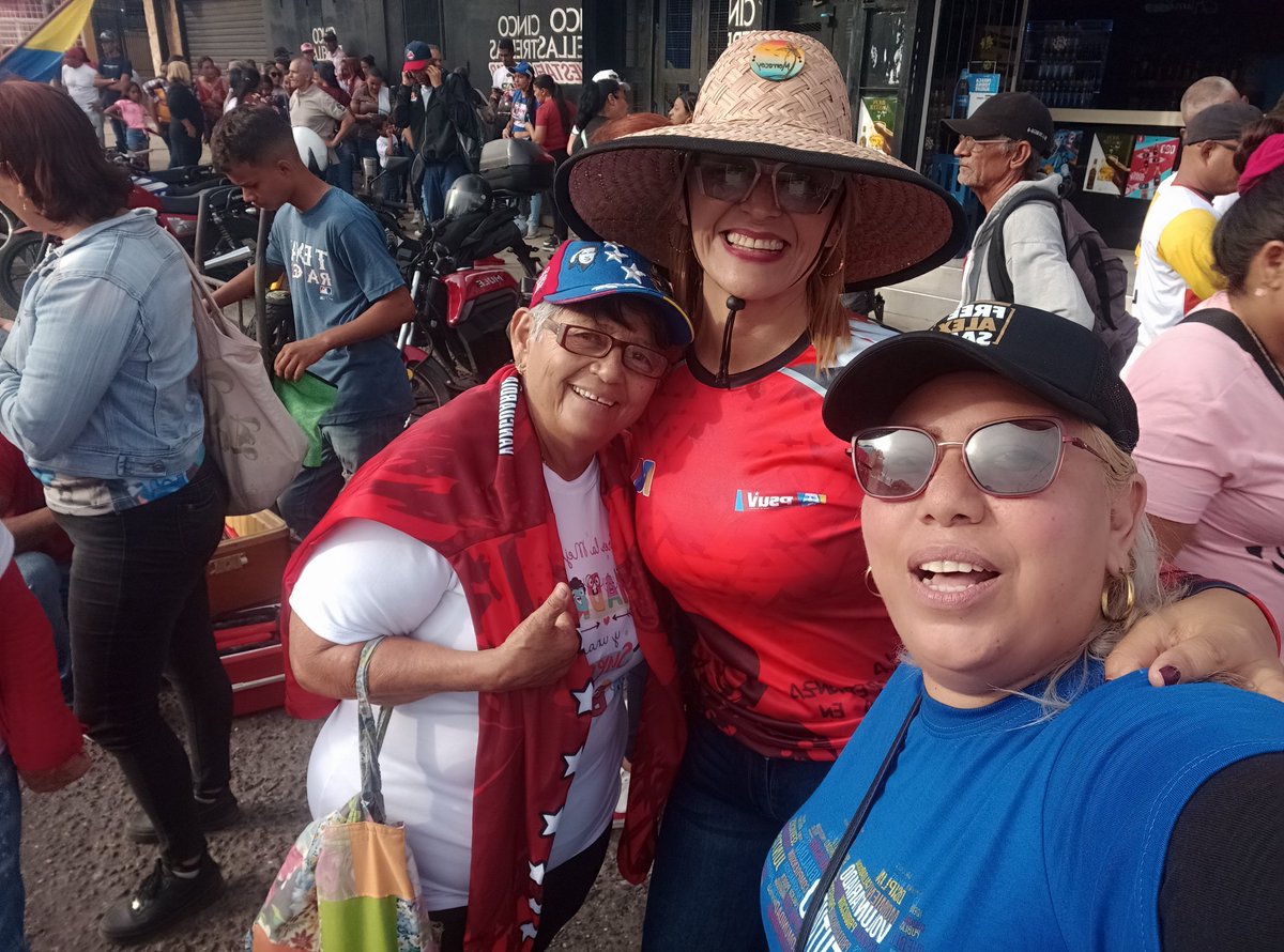 0990Himan's tweet photo. #2Ago  🇻🇪 📢 ¡ETIQUETA DEL DÍA! ▶️

#MujeresPorLaPaz

¡Un país que vive con hermandad! https://t.co/7197yJrNBS