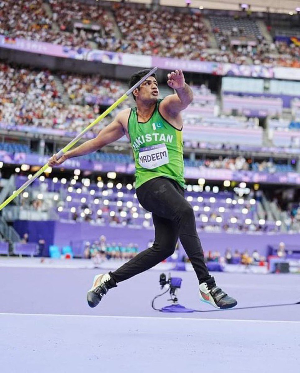 This is YOUR success, Arshad Nadeem.

From the streets of Mian Channu to the historic GOLD medal for Pakistan in #OlympicGames !

Congrats, you have made millions proud with your historic throw! 🇵🇰