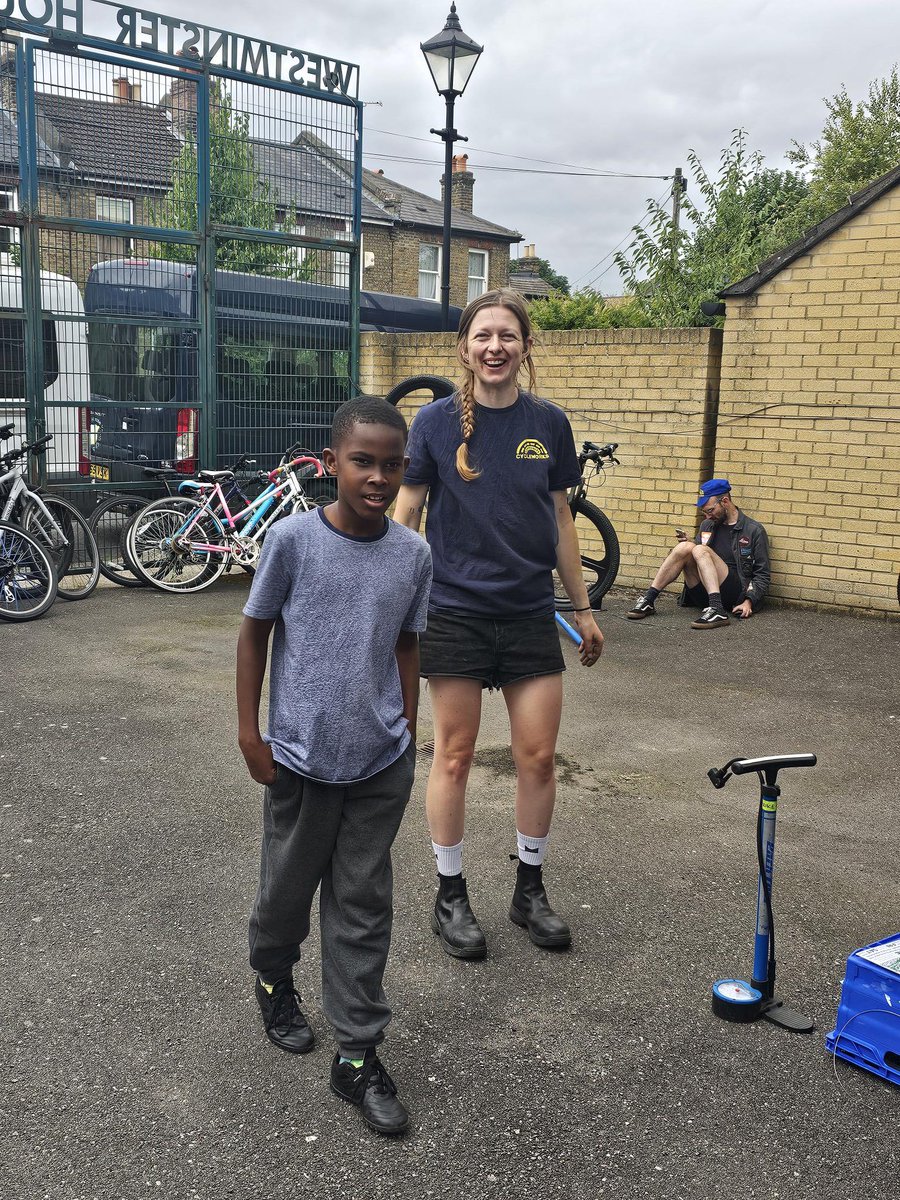 WHYCNunhead's tweet photo. So great to welcome back #CommunityCycleworks today! Griff and Hayley worked so hard servicing everyone’s bikes! #youthwork #grateful #summerholidays https://t.co/FsIzslgVa6