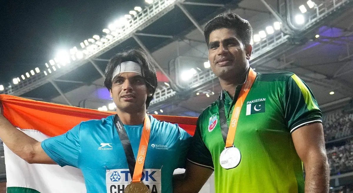 vivekyadav0123's tweet photo. Gold for Arshad Nadeem 
Silver for Neeraj Chopra
Proud moment for South Asia. We have the best throwers in the World. 🏆🏆
#Jevlin
#Paris2024 
#ParisOlympics https://t.co/3Rea0vJbAU