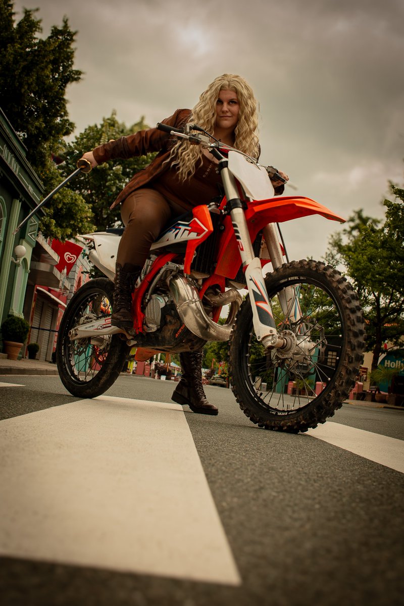 Ventus_chaos's tweet image. The dear
@Luna_Minaru
done this amazing pic of me as Tanith Low at the Camera Day in the movie_park_official x33  Character by

@dereklandy
#skulduggerypleasantcosplay #skulduggerypleasant #Loeweverlag #Hapercollins #tanithlowcosplay