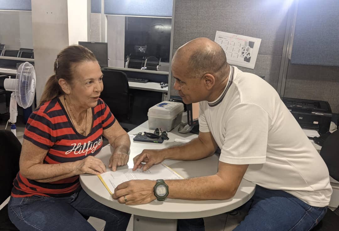 #Enterate #Hoy | En Materia de Seguridad Social @ofcadmmaracay realizó Inducción y Recepción de Documentos de Trabajadores para trámites de Pensión. #PuebloSonrienteYEnPaz
@nicolasmaduro 
<a href="/ivssoficial1/">ivss oficial</a>
<a href="/delcyrodriguezv/">Delcy Rodríguez</a> 
<a href="/MagaGutierrezV/">Magaly Gutiérrez Viña</a>
#porunseguromássocial 
#juntosporcadalatido