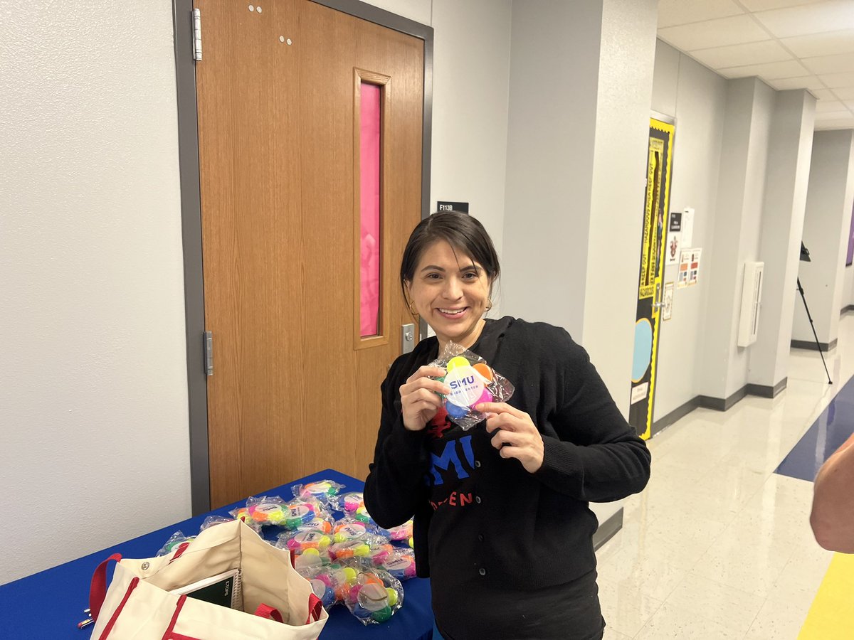 Dr. Elba & Domingo Garcia West Dallas STEM (@pk_stem) on Twitter photo Now this is how you welcome your parents and community back to school! A violinist, food and a lot of excitement! Parents we'll see you at 3:30!
<a href="/jackson_marion/">Dr. Marion Jackson</a> @RubyRamirezDISD <a href="/TransformDISD/">Dallas ISD OTI Public School Choice</a> Now this is how you welcome your parents and community back to school! A violinist, food and a lot of excitement! Parents we'll see you at 3:30!
<a href="/jackson_marion/">Dr. Marion Jackson</a> @RubyRamirezDISD <a href="/TransformDISD/">Dallas ISD OTI Public School Choice</a>