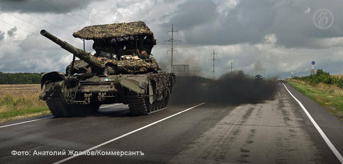 EurekaNews10's tweet photo. 🇷🇺 La historia parece repetirse, tanques rusos van a la batalla contra "Otanazis" en la región de Kursk, como lo hicieron sus abuelos con los nazis primigenios. https://t.co/Bio7E0sC9O