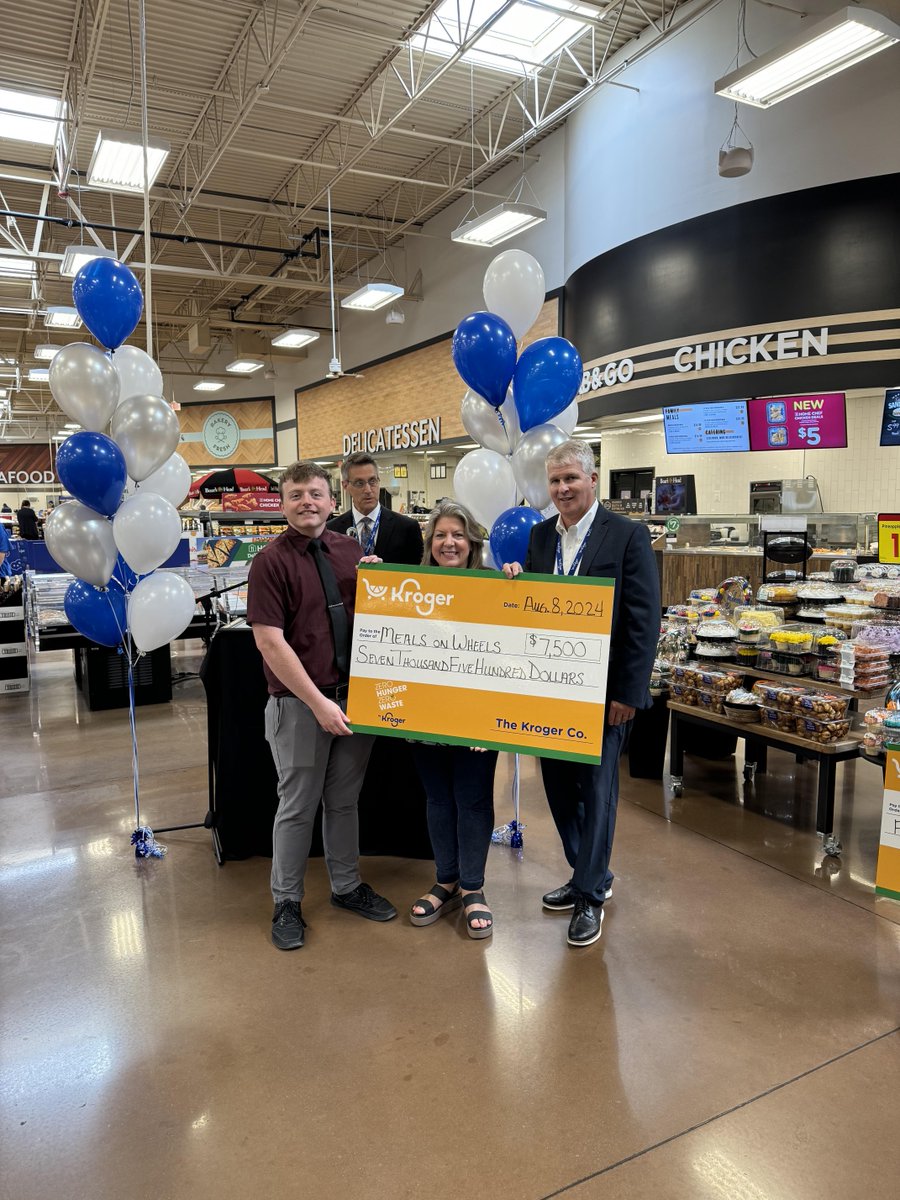 MOWIndiana's tweet photo. #CommunityImpact Meals on Wheels was recognized this morning with a community grant from @Kroger at their store re-opening on the south side! This grant will provide over 1,800 meals for our most vulnerable clients through our financial assistance fund! Thank you so much Kroger! https://t.co/FPDT60Zhly