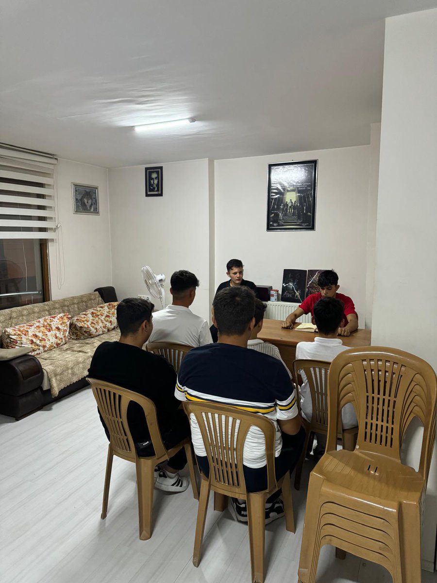 Sarayköy Ülkü Ocakları İlçe Başkanlığı olarak Başta Gazi Mustafa Kemal Atatürk ve Başbuğumuz Alparslan Türkeş olmak üzere tüm şehitlerimizin ruhlarına Kuranı Kerîm tilavetimizi gerçekleştirdik. Allah kabul etsin.
<a href="/OzgurSOLAK20/">Özgür SOLAK</a>