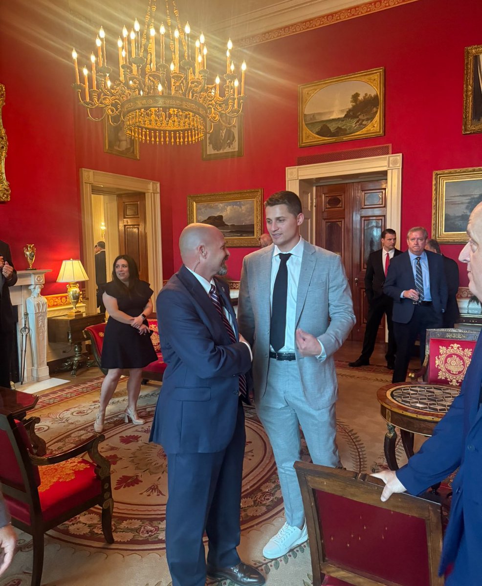 WritingRangers's tweet image. “So it’s Game 1, we’re down 2 in the 9th. Paul Sewald comes in, tries to go upstairs on me. Little does he know I was sitting on it. Tied it with one swing.”