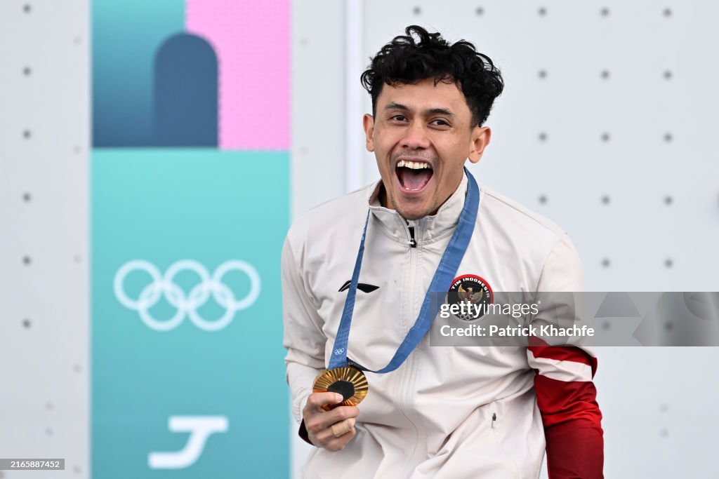 ainurohman's tweet image. *Untuk kali pertama sejak Barcelona 1992, Indonesia mampu meraih 2 emas dalam 1 gelaran Olimpiade.
*Veddriq Leonardo, langsung meraih emas pada speed climbing yang baru dipertandingkan di #Paris2024
*Rizki Juniansyah, debutan Olimpiade, menjadi lifter Indonesia pertama dalam…