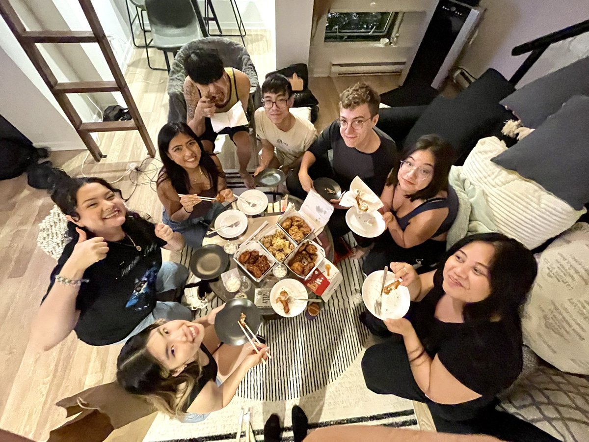 unclechristine's tweet photo. listening to birds of a feather by billie eilish &amp; eating airport poutine 😔 I LOVE MY FRIENDS AND CANADA!!! #vanKOuver https://t.co/wCp3DcSjOA