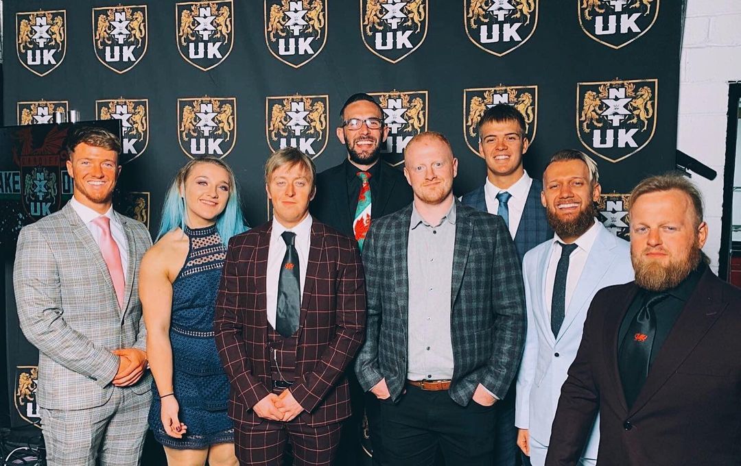 NXTUK_Legacy's tweet photo. For #TBT, here's a group photo of most of Team Wales 🏴󠁧󠁢󠁷󠁬󠁳󠁿 at #NXTUK Takeover: Cardiff on Aug. 31, 2019.

Featuring: @HBennett_Pro, @DaniLuna_pro, @Flash_Morgan, @EddieDennis1986, #MikeBird, @dannyjoneswres, @MandrewsJunior and @WILDBOARhitch. 

📸 Danny Jones' Instagram https://t.co/l1t7KS1x6n