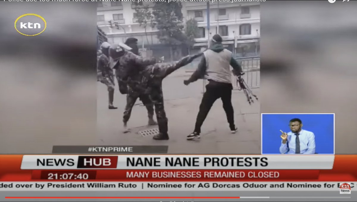 #Kenya: A police officer was caught on camera kicking a journalist in the face while other members of the press were hit with teargas canisters.

youtu.be/oTc_tYTKW0U?t=…