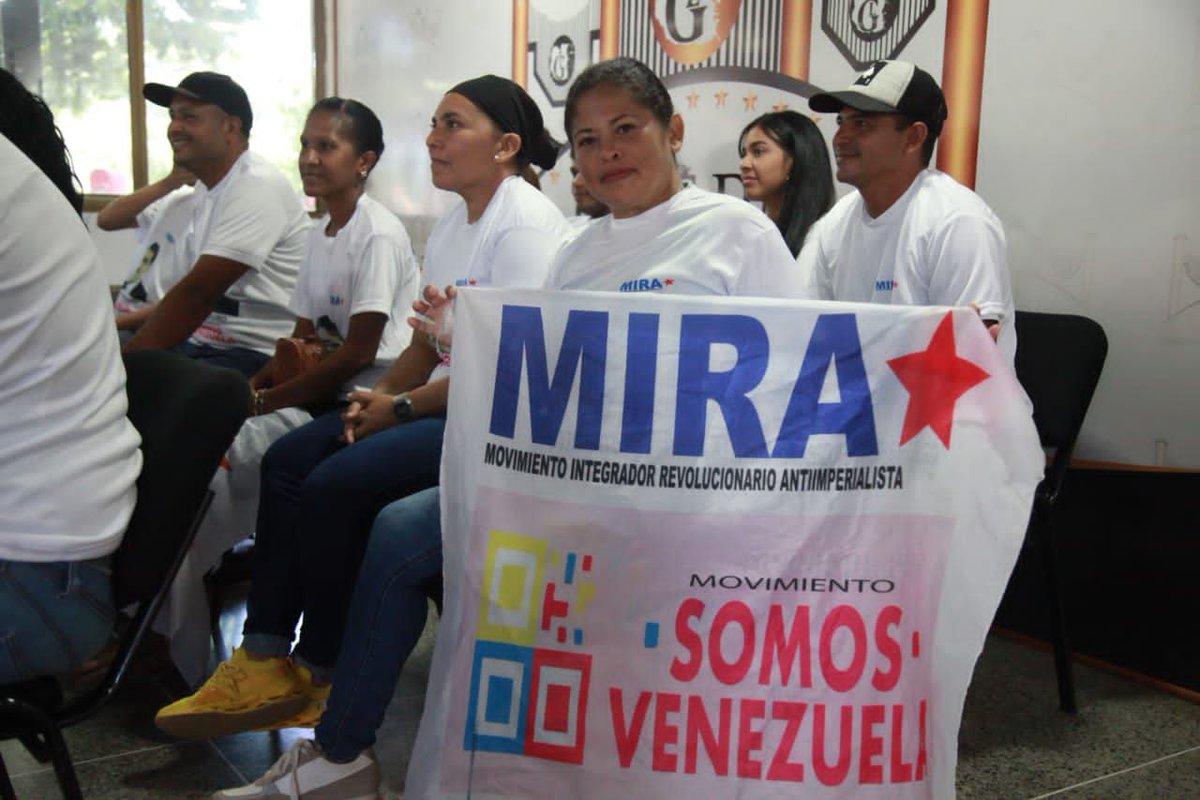 #Guárico|| Vocero regional de #MIRA, Darwin Pérez, expresó que el Movimiento Integrador Revolucionario Antiimperialista se mantendrá en las calles defendiendo al pueblo en el terreno que el enemigo lo imponga y seguirá respaldando al presidente reelecto <a href="/NicolasMaduro/">Nicolás Maduro</a> y las
