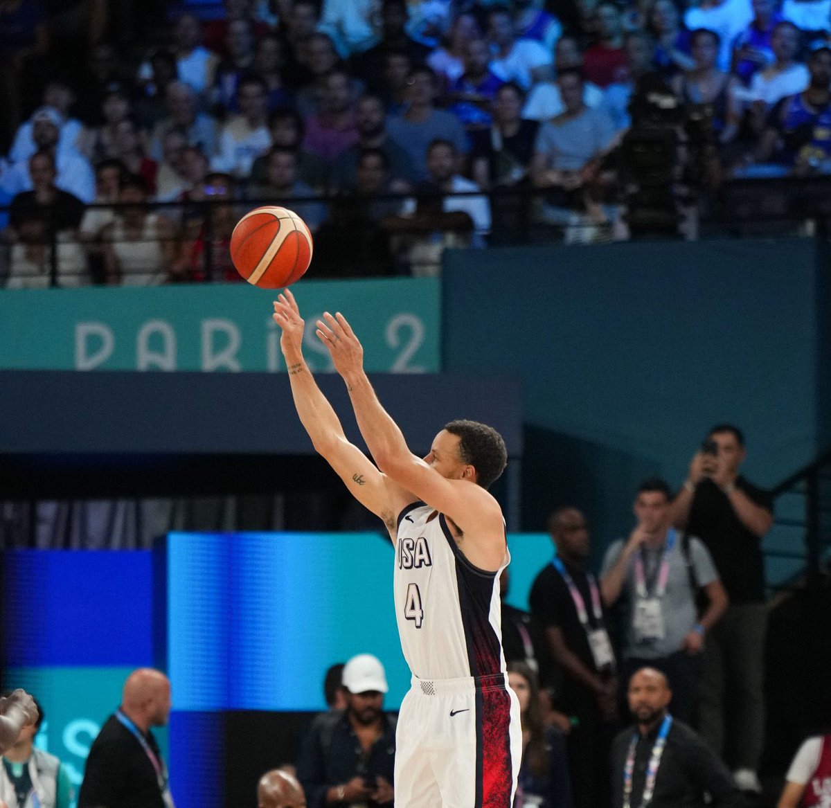 CliveKyazze's tweet photo. #JustIn

USA defeated Serbia 95-91 to qualify for the #Paris2024 #Basketball finals where they will play host France on Saturday 

The USA qualified for their 18th #Basketball #Olympics finals and their 5th straight, they have won #Gold in the last four 

#CliveInParis https://t.co/BajWAJiXoI