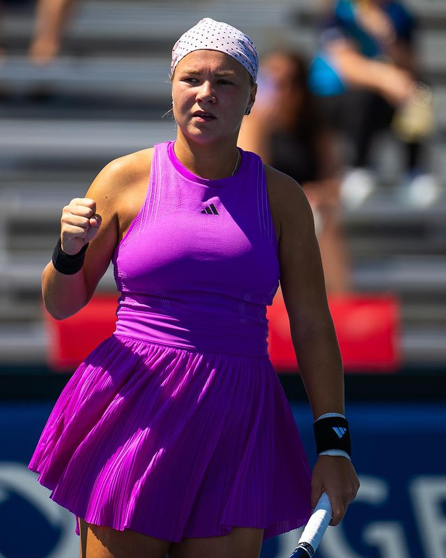 SHNAIDER COMES BACK TO BEAT FRECH !

[14] Diana Shnaider 🇷🇺 defeats Magdalena Frech 🇵🇱 2-6, 6-3, 7-6 and progresses to the next round in Toronto 🇨🇦.

She will face top seed Coco Gauff 🇺🇸.

#WTA1000 | #NBO24