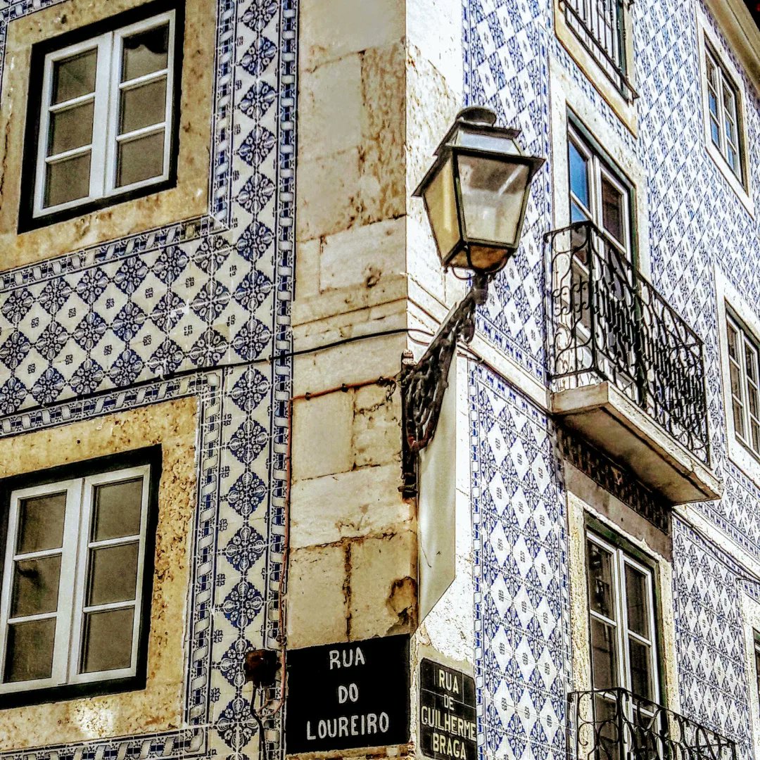 patriciamadeira's tweet photo. Journey through one of the oldest and most charming districts of #Lisbon. Discover its history, stories, people and the Portuguese soul music: #Fado #Alfama #TheSoulofAlfama #AudioGuide #Portugal #VoiceMap #LisbonwithPats
https://t.co/bw5qC3tRG3 https://t.co/vZrFSX3SFU