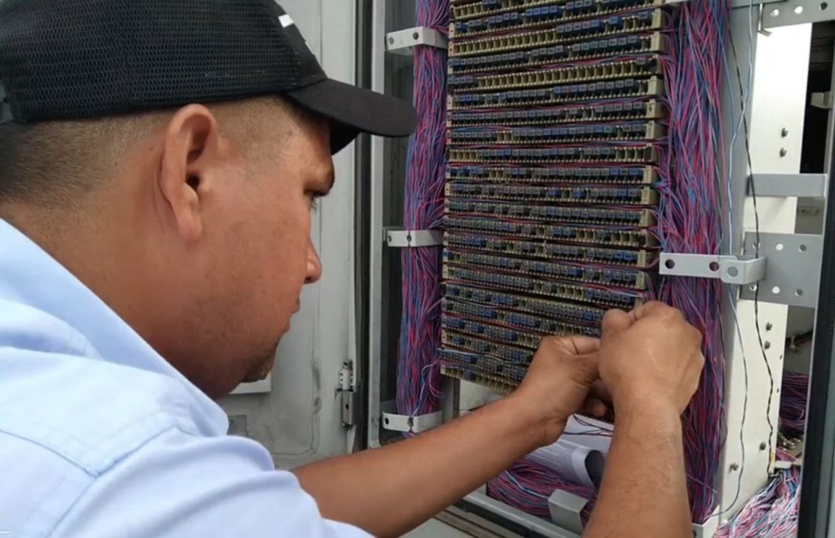 #8Ago #Entérate La Fuerza Azul de Cantv en Carabobo realiza labores técnicas para conectar los servicios de telecomunicaciones a más familias de la urbanización El Cujisal, ubicada en el municipio Diego Ibarra del entidad.

La atención de la Empresa se realiza mediante