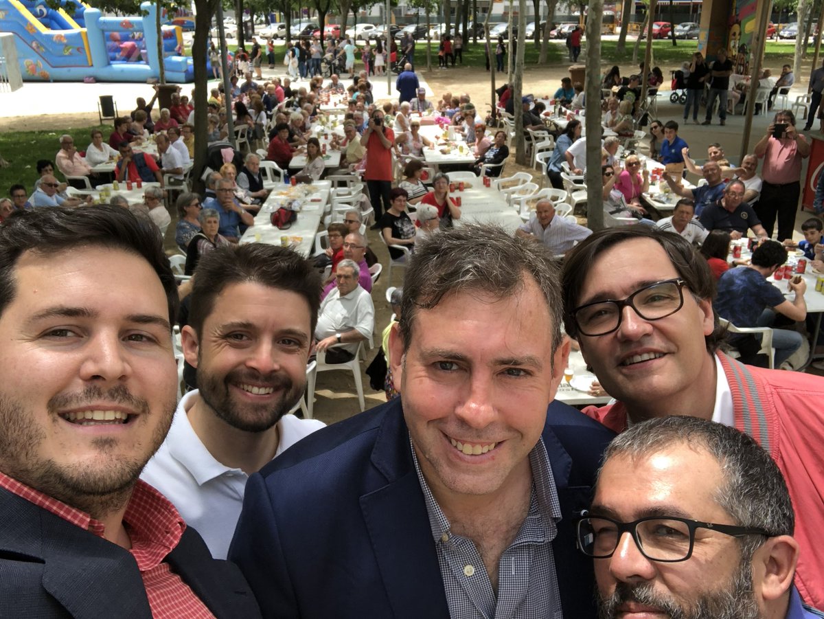 JoseantonioJun's tweet image. Y aquí empezaron muchas cosas. Son las escalerillas de incendios de la antigua sede del @socialistes_cat 
Hoy Cataluña tiene al mejor President posible. He trabajado con @salvadorilla y además de un gran gestor es una extraordinaria persona que tiene la gran virtud de haber sido…