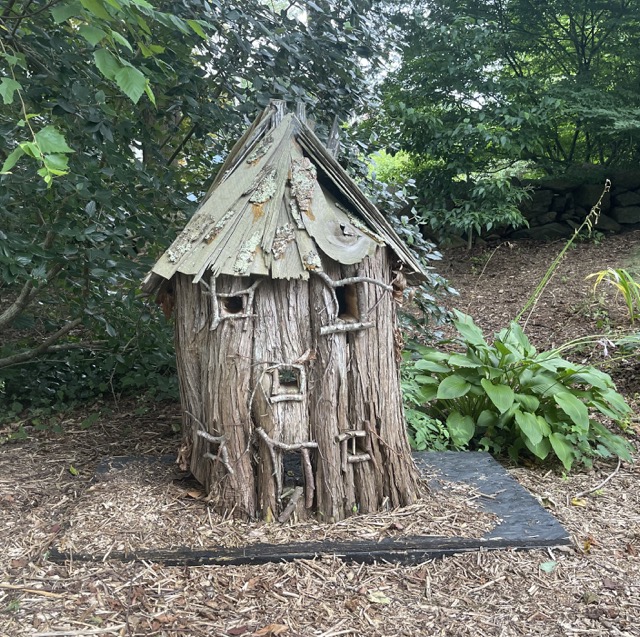 NadineKrasnow's tweet image. Lol, this little house gremlin was instantly captivating! Many thanks to the maker! #falmouth #capecod #capecodrealtor #capecodsummer #thisiswhywelivehere #eastcoast