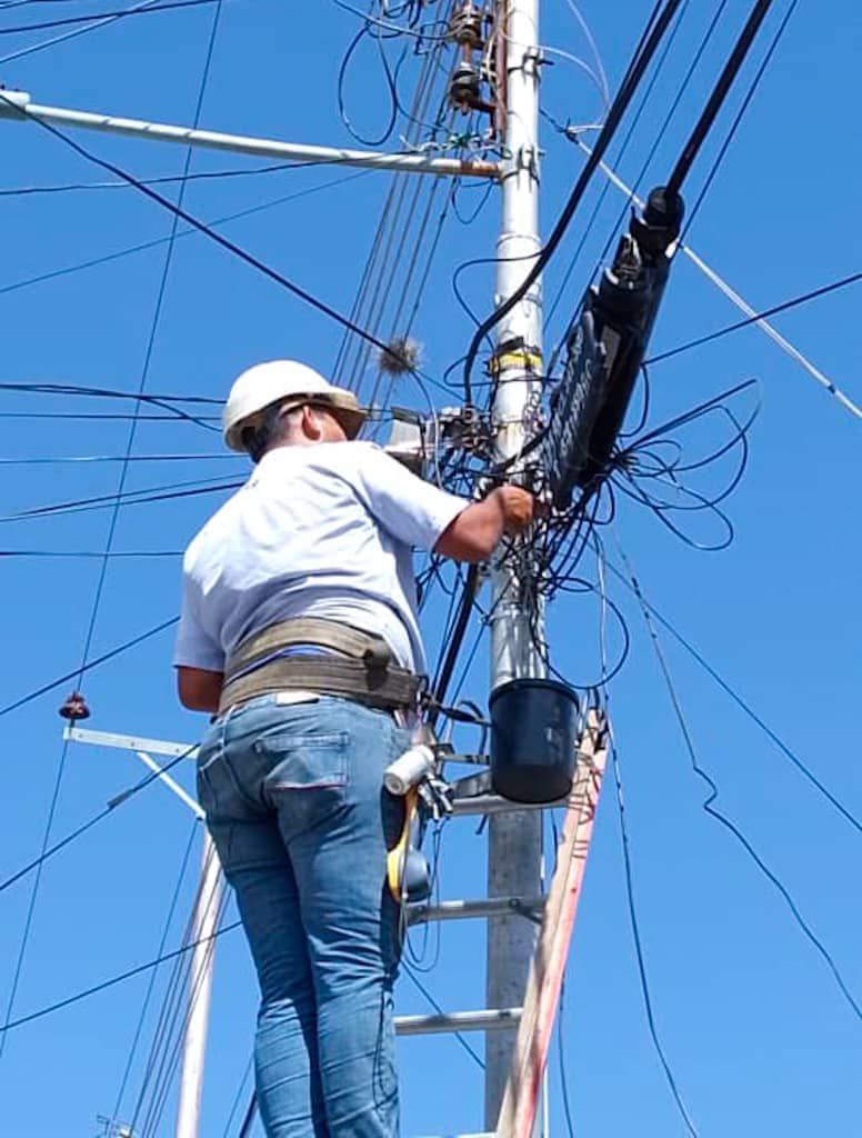 #8Ago #Entérate En Cagua, municipio Sucre del estado Aragua, cuadrillas técnicas de Cantv restablecieron y optimizaron los servicios de telecomunicaciones a familias que residen en diversos sectores de esta localidad.

La atención de la Empresa se enmarcó en el sistema 1x10 del