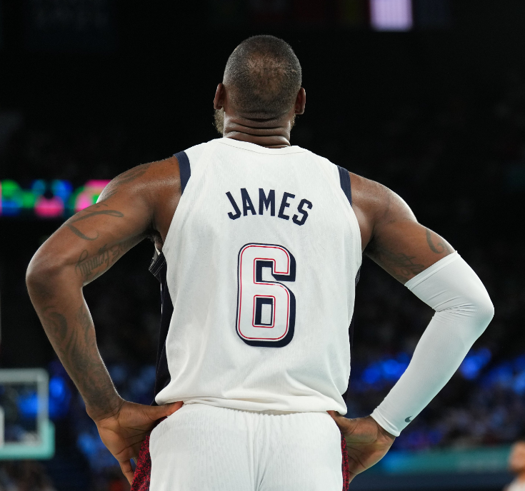 50NuancesDeNBA's tweet photo. LEBRON EST DEVENU CE SOIR LE PREMIER JOUEUR DE L'HISTOIRE COMPTABILISANT DEUX TRIPLE-DOUBLES SUR DES OLYMPIADES !!!

LE PREMIER À LONDRES EN 2012...

ET LE DEUXIÈME CE SOIR 🔥🔥🔥

16 PTS - 12 REB - 10 AST - ET UN CARDIO SURNATUREL  👑 https://t.co/kAN7fh60nt