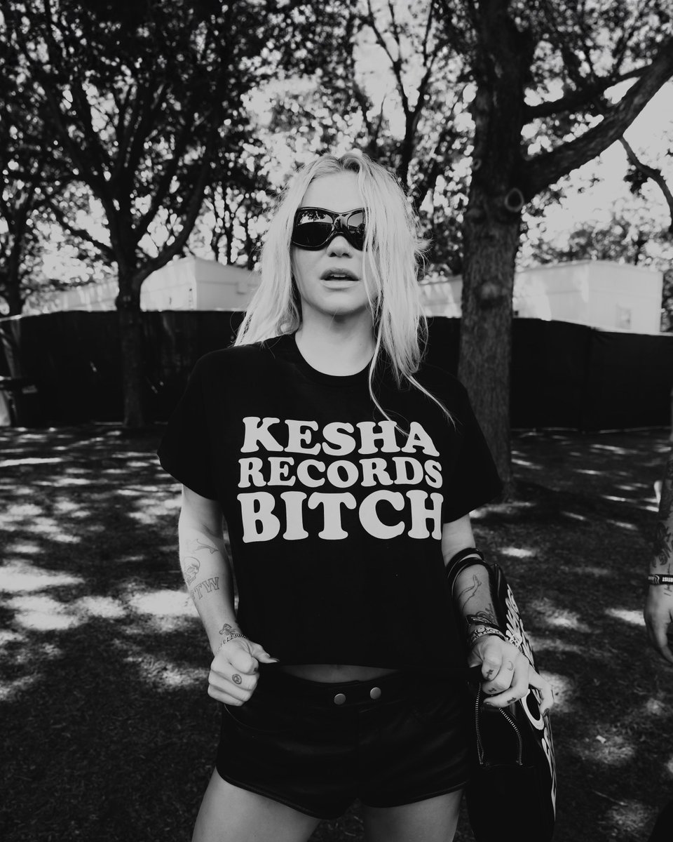 KeshaRose's tweet photo. https://t.co/gjVKv4D6Q1 https://t.co/tXY9KEKWW7