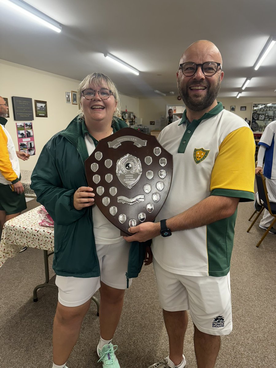 Congratulations to our Hillbilly Daughter and Father pair of Leah and Mark Read on winning the Group 3 Mixed Pairs this evening. Good luck in the County Finals! #playbowls #hillbillies