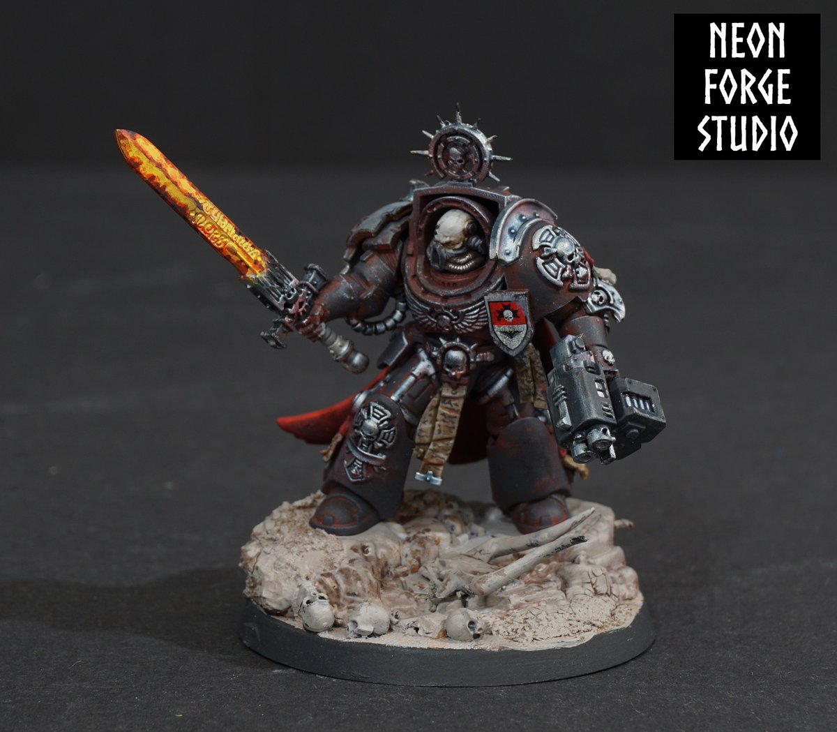 forge_neon's tweet photo. You carry the Emperor's will as your torch, with it destroy the shadows. https://t.co/qS3w47BmRt
