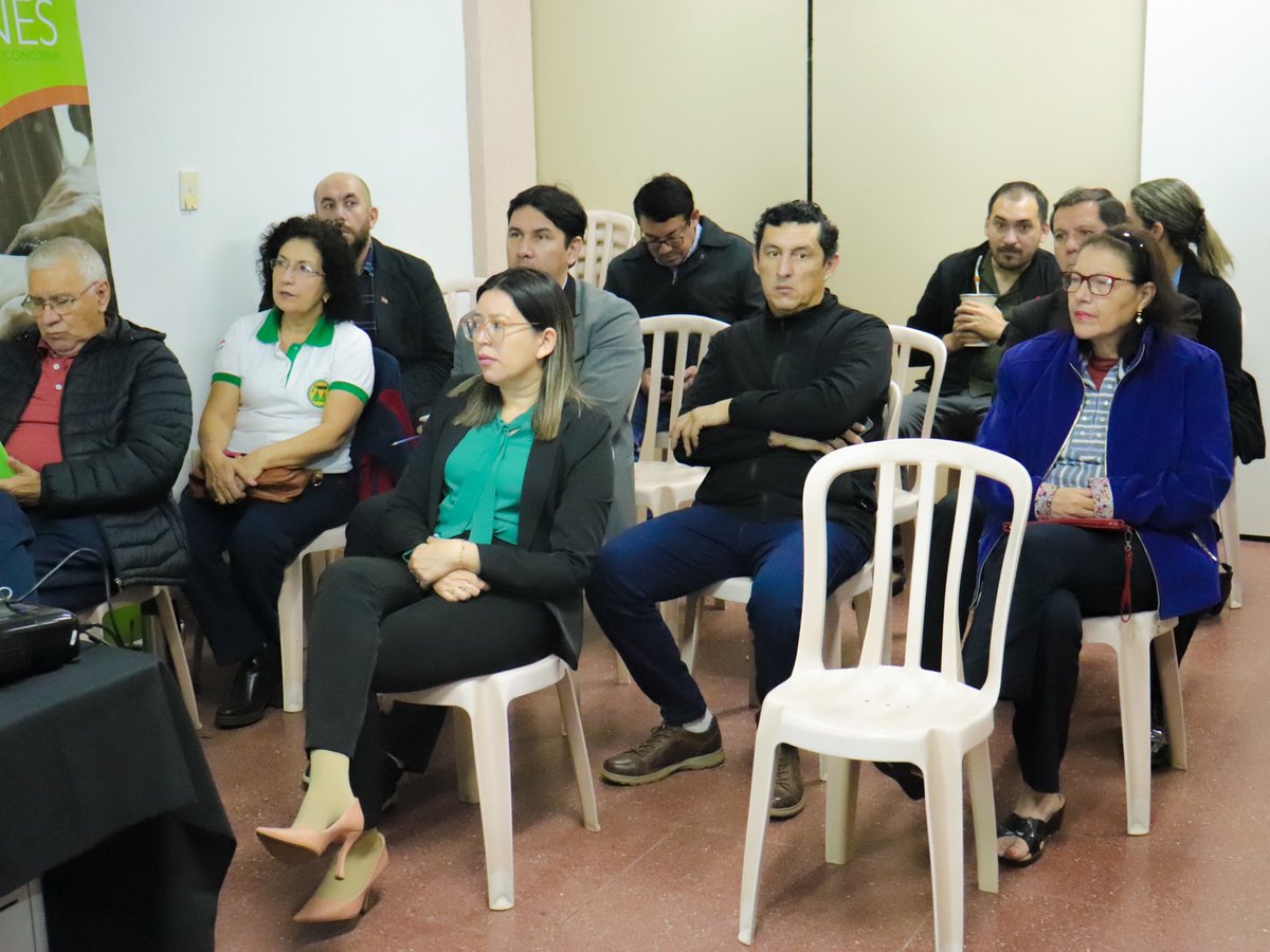 PYCONCOPAR's tweet photo. GIRA CONCOPAR - 1° SEMESTRE | 👩🏻💻
Continuamos visitando a nuestras entidades socias. En esta ocasión 👇🏻
🌲 CENCOSUR Ltda.
🌲 Central Nikkei
🌲 UNICOOP Ltda.
#concopar #unicoop #cencosur #nikkei #cooperativismo #informe https://t.co/s1rJBu7b2a