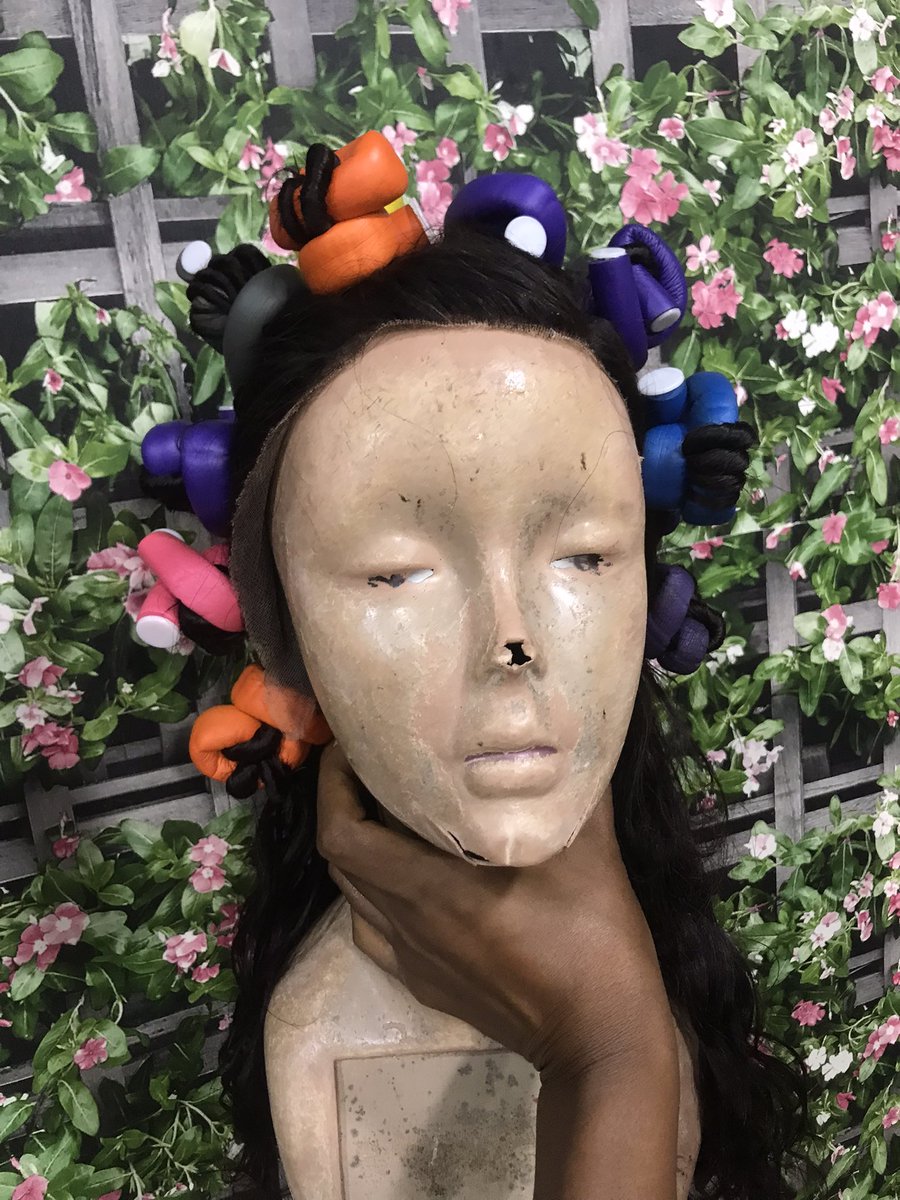 MaryOmozusi's tweet photo. Wavy hair, yes?
Gbewa for revamp 🤝

#lagoswigmaker #revamp #lengendarywigmaker #styling #frontalinstallation #360frontal #closure #bridals #hairlaundry https://t.co/p4JUVjoEvk