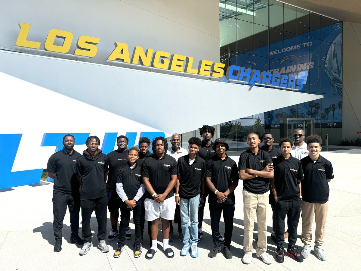 TheLAalliance's tweet photo. The Alliance touching down at The Bolt ⚡️ 

We had an incredible time at @chargers training camp as Alliance students from the BOSS Program had the chance to connect with Chargers staff and get a look at the team’s brand new training facility #chargers #boltup https://t.co/Dy0M6S6J6U