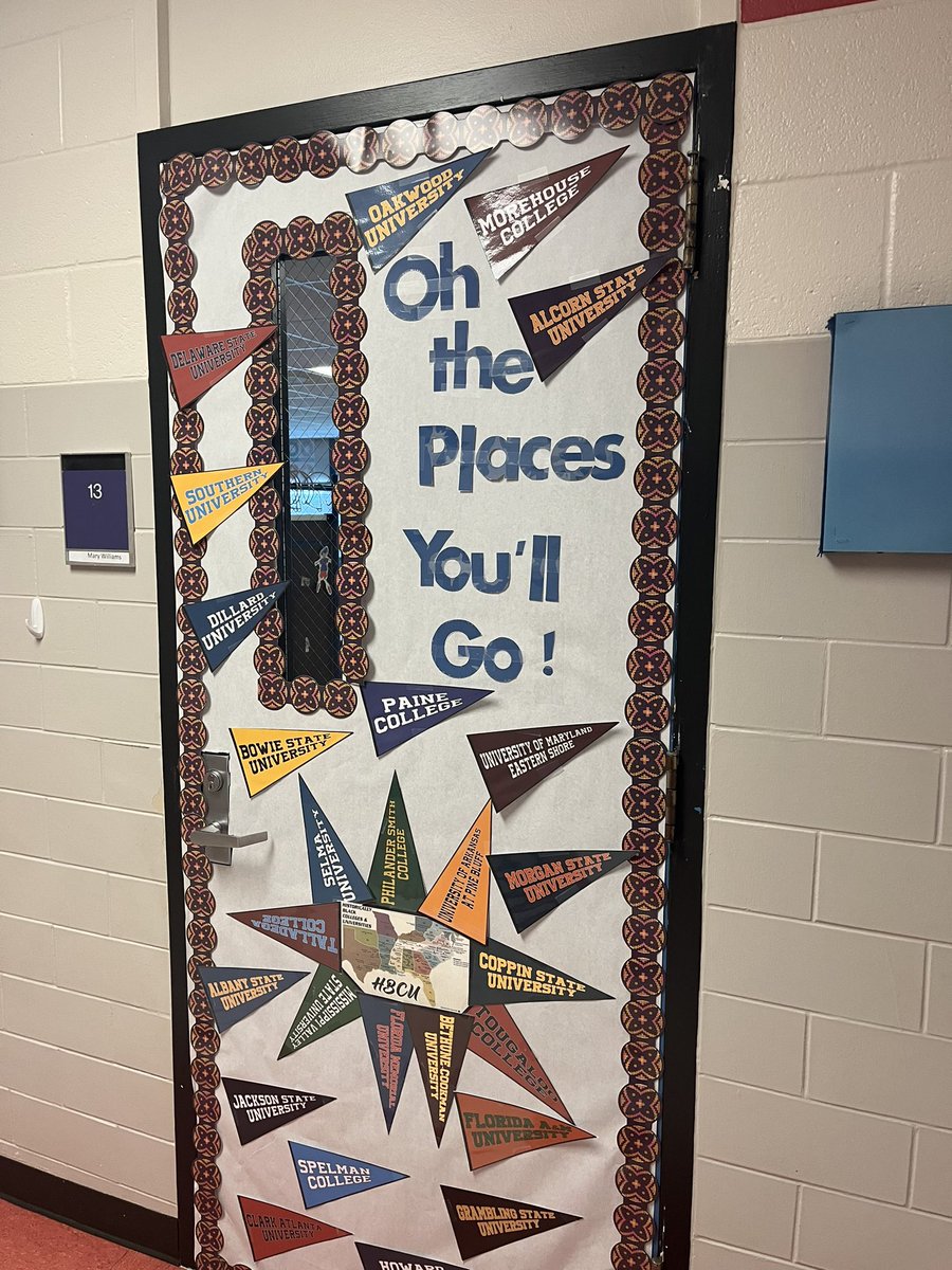 MGomez2k2's tweet photo. @HaleyHornFrogs We are getting ready to meet our Horned Frogs. #itsadifferentworld #collegebound https://t.co/RkHt9reN0S
