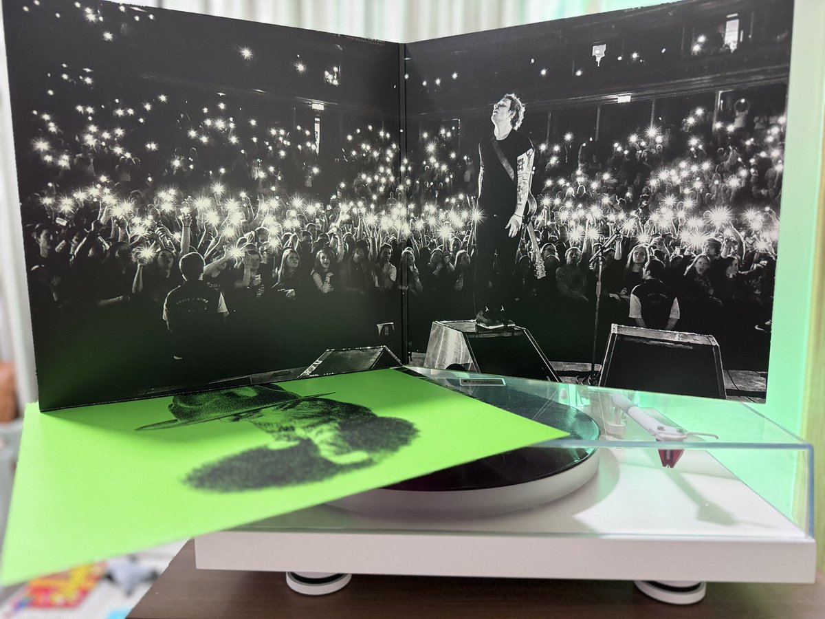 running_turtle's tweet photo. @edsheeran https://t.co/U07nErDPKE