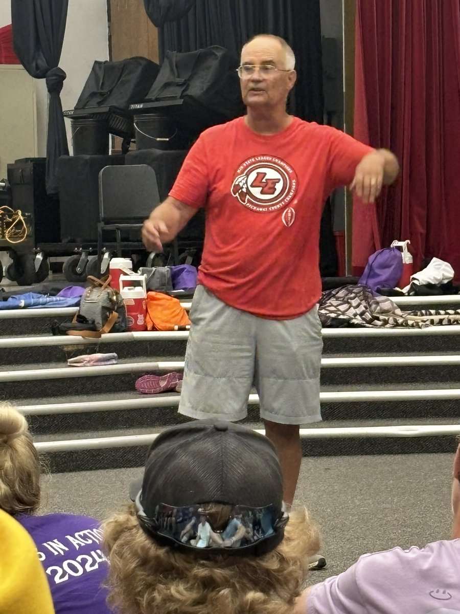 lebandofpride's tweet photo. Coach Smith coming in to round out the week for us and give us some truly inspiring words!! Coach has been Head Varsity Football Coach, Athletic Director, and just about everything else at Logan Elm!! He truly represents what it means to #BeABrave!!! https://t.co/igXD24a9Ys
