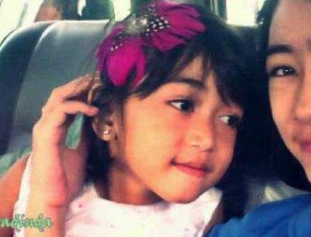 siapa si yg bantu kamu bisa lupain aku siapa siiii siiapaaaaaaaa sengggg gak kek gitu perbuahan diri kamu gak kaya gitu sengg akungamau kamu kaya gituuuuuu 😭😭😭😭