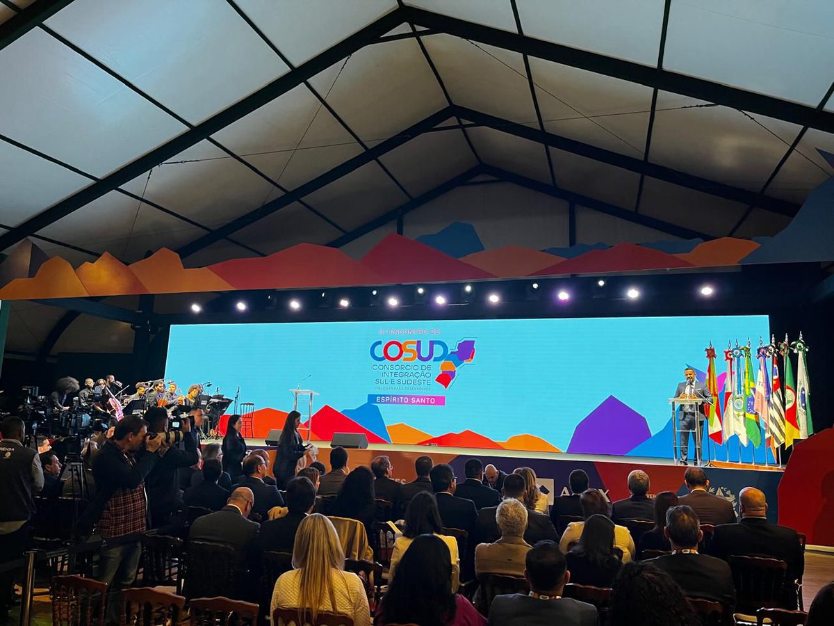 PMERJ's tweet photo. Participação do Coronel Menezes no #COSUD, objetivo de fortalecer a cooperação entre os governos do #Sul e #Sudeste. A #SEPM dialogará em defesa de nosso estado. Conte com a #PMERJ. https://t.co/pkdmFIPK84