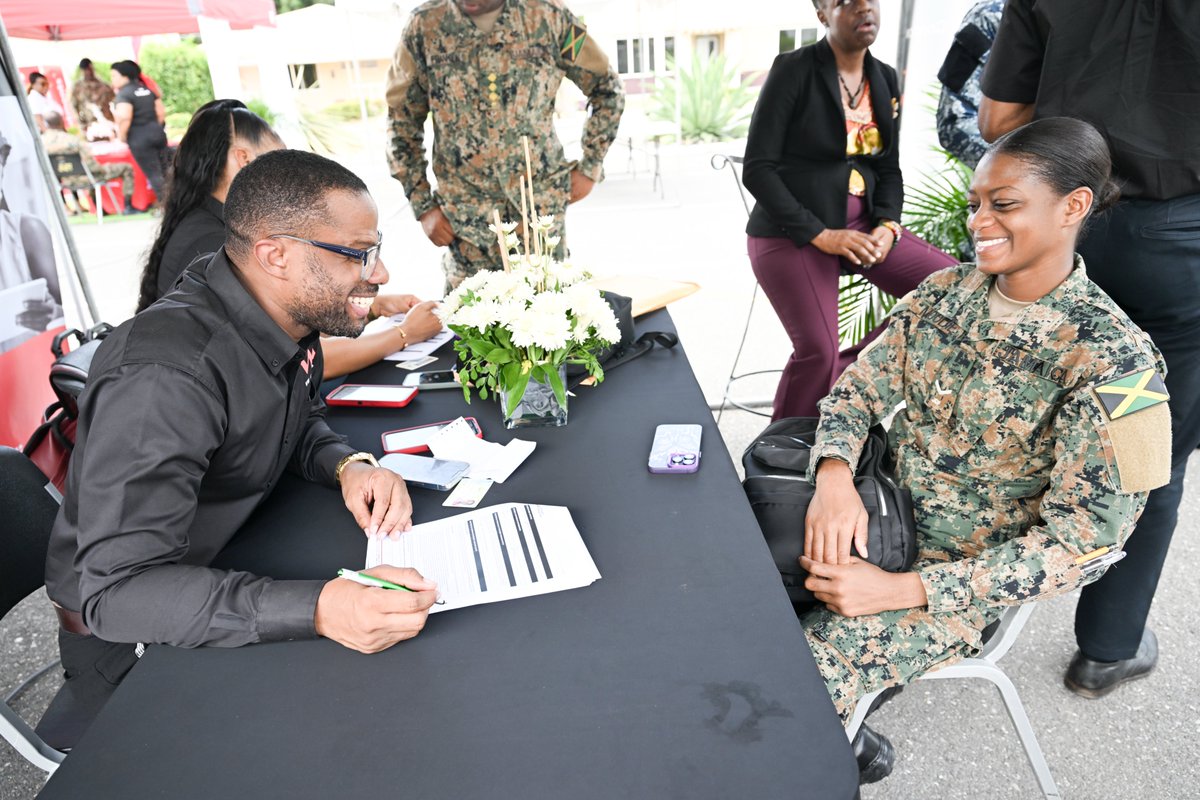 myvmgroup's tweet photo. The VM Wealth Team was at the JDF Chaplaincy and Welfare Department Financial Investment Fair!
Here are some highlights!
#JDFInvestmentFair #FinancialLiteracy #JDFEvents #VMWealth https://t.co/ABtgRzhev4