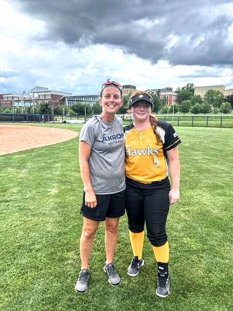 Kylynn_Thomas's tweet photo. Had such an amazing day at the Akron Camp @ZipsSB. I learned so much to help improve my game. Thank you to all the coaches for a great camp! #gozips
@nix131313 @nyka_wood @Chandler__Rice 
@Ohio_Hawks06 https://t.co/9tUOyUeF5s