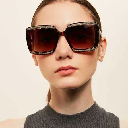 EBesich's tweet photo. Shop the Tweet             
Oversized Glitter Leopard Print Sunglasses

https://t.co/gBZbTkgebn

#sunglasses #sunglass #fashion #fashionable #stylish #trendy #chic #shop #shopping #shopthetweet #boutique https://t.co/74BSK7mG9l