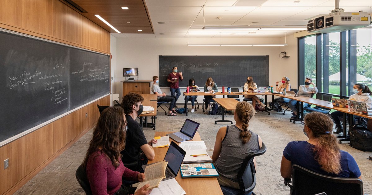 PageThink's tweet image. Active Learning Classrooms (ALCs) are revolutionizing the way we teach and learn by prioritizing flexibility, engagement, and inclusivity. Read more: bit.ly/3LVuL6u #ActiveLearning #EducationInnovation #FlexibleDesign 📸: David Sundberg + Anton Grassi/Esto; Robert Benson
